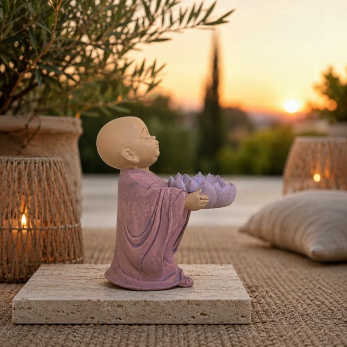 Mönchsfigur mit Lotusblüte als Teelichthalter, 13 cm