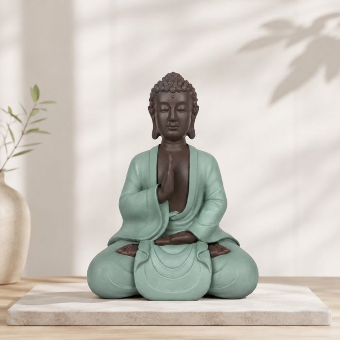 Sitzende Buddha-Figur mit grünem Gewand, 20 cm