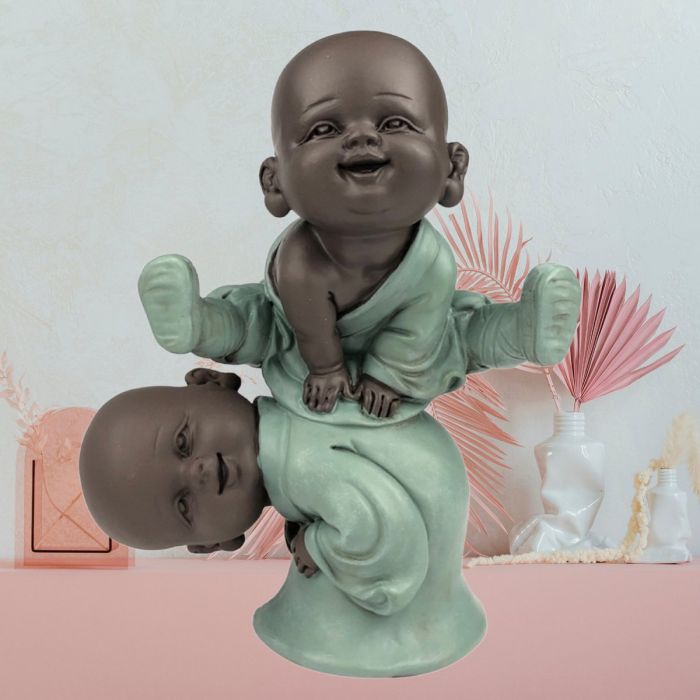 Zwei spielende Mönche „Jump“ aus Polyresin, 12 cm