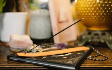 Wie man Räucherwerk auswählt: Ein vollständiger Leitfaden